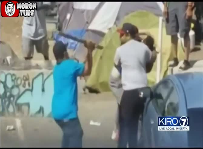 Video :While escaping an attack, a couple strikes and murders a homeless guy